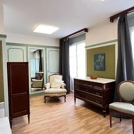 Quartier Pieton. T3 65m2. 2 Chambres. 5 Personnes. Apartament *