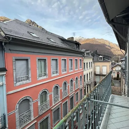 Quartier Pieton. T3 65m2. 2 Chambres. 5 Personnes. *