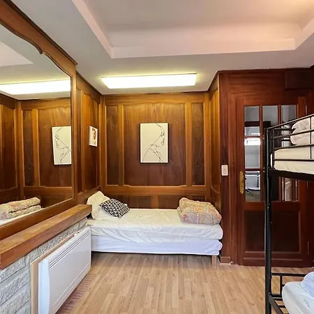 Quartier Pieton. T3 65m2. 2 Chambres. 5 Personnes. Apartament Cauterets