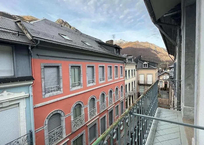 Quartier Pieton. T3 65m2. 2 Chambres. 5 Personnes. *