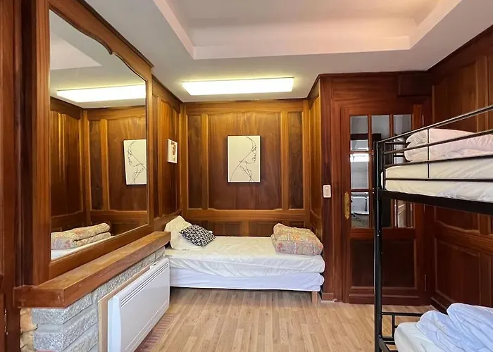 Quartier Pieton. T3 65m2. 2 Chambres. 5 Personnes. Apartament Cauterets