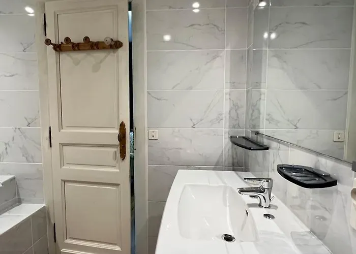 Quartier Pieton. T3 65m2. 2 Chambres. 5 Personnes. Apartament *