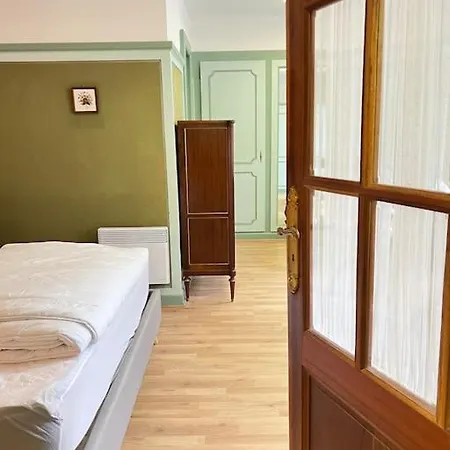 Apartment Quartier Pieton. T3 65m2. 2 Chambres. 5 Personnes. *