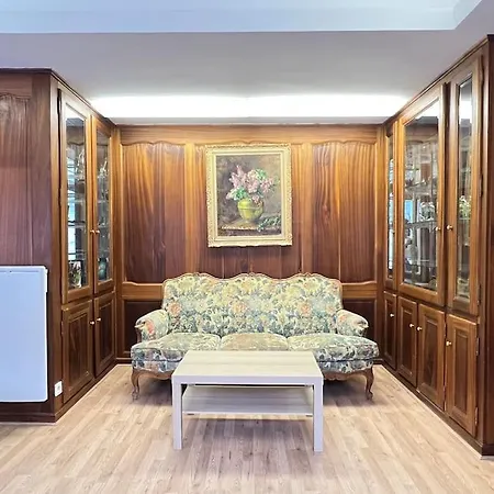Apartment Quartier Pieton. T3 65m2. 2 Chambres. 5 Personnes. Cauterets