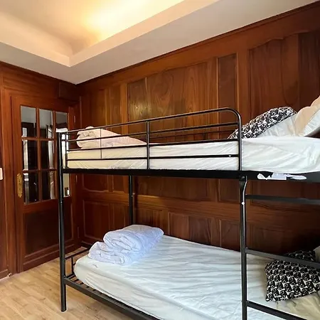 Quartier Pieton. T3 65m2. 2 Chambres. 5 Personnes. Apartment Cauterets