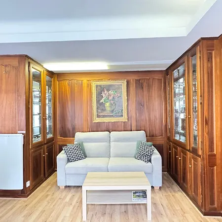 Quartier Pieton. T3 65m2. 2 Chambres. 5 Personnes. Apartment